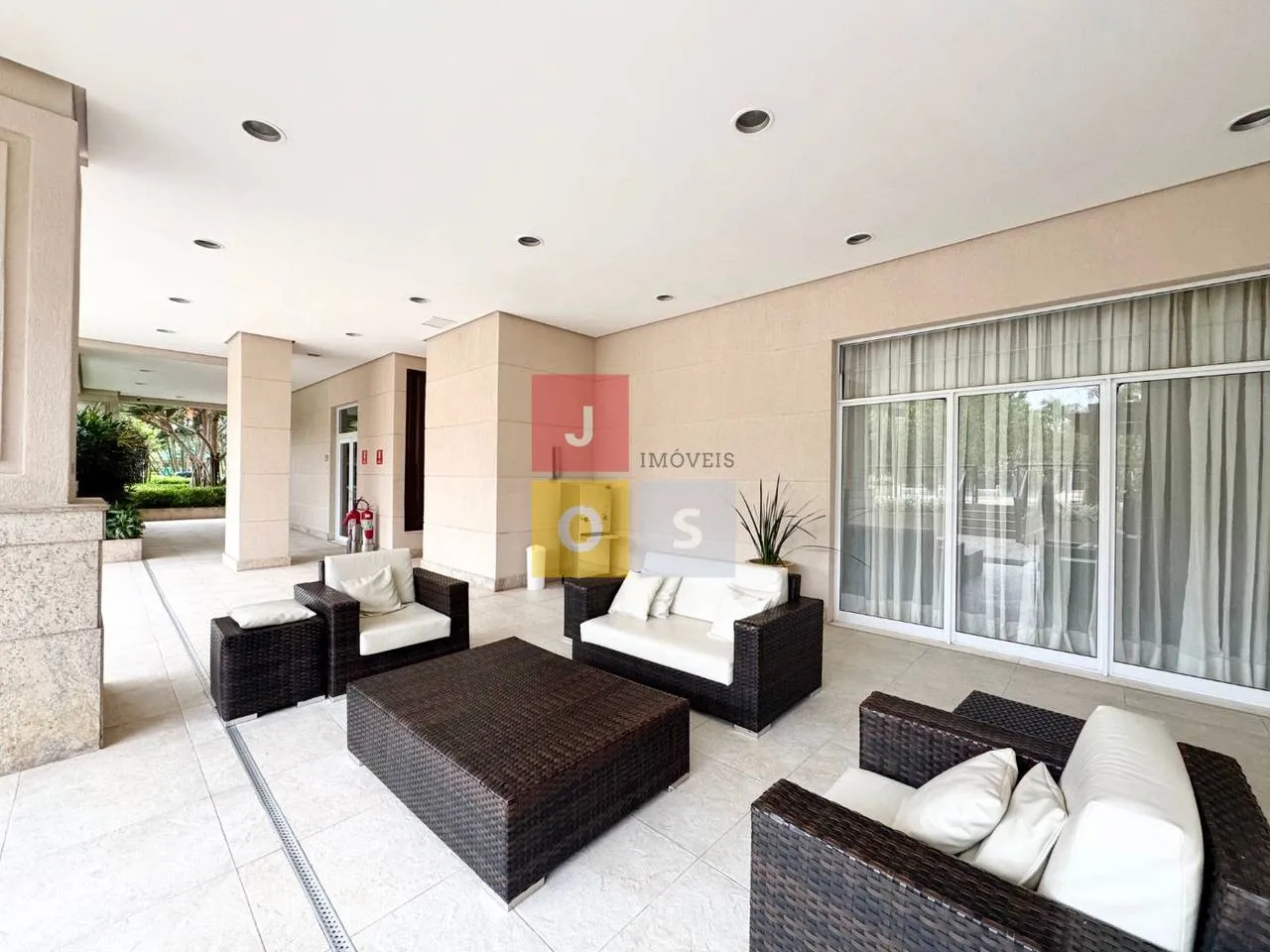 Apartamento mobiliado, 193 m², com janelas do piso ao teto — photo 79
