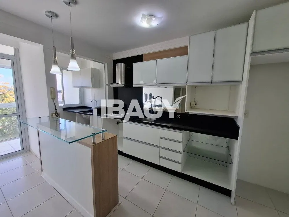 Furnished 95 m² apartment with 2 bedrooms and a desk — photo 19