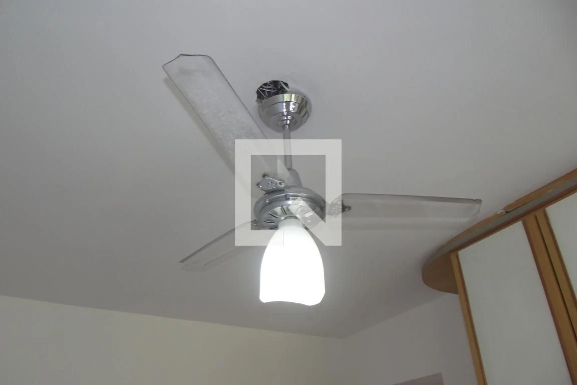 Unfurnished 2-bedroom apartment with a suite bathroom — photo 34