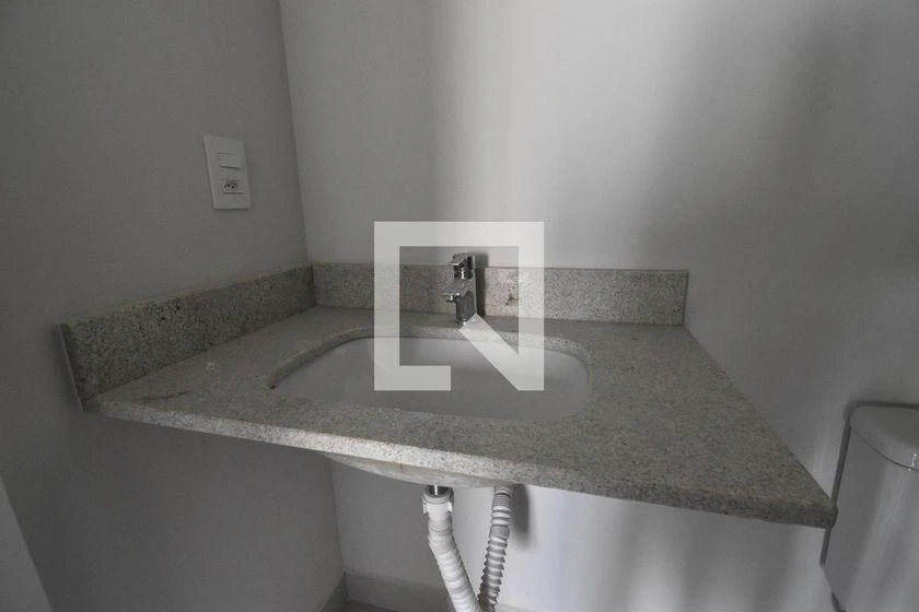 3-bedroom apartment in a building with a gym — photo 46