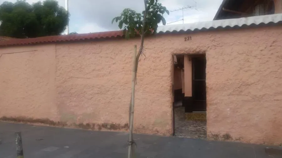 Quitineta sin plaza, 1 dormitorio y 1 baño con ducha eléctrica