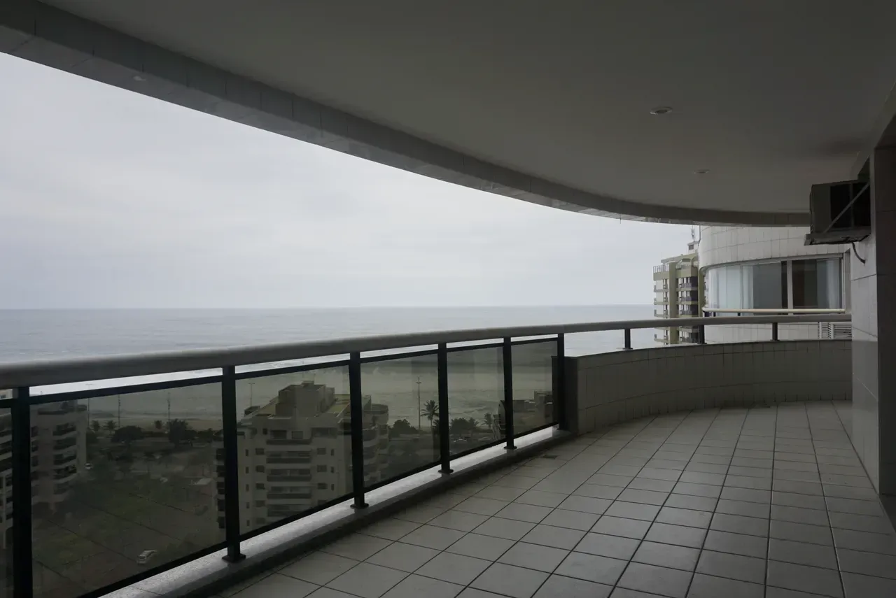 Unfurnished apartment with 4 bedrooms and 3 parking spots — photo 3