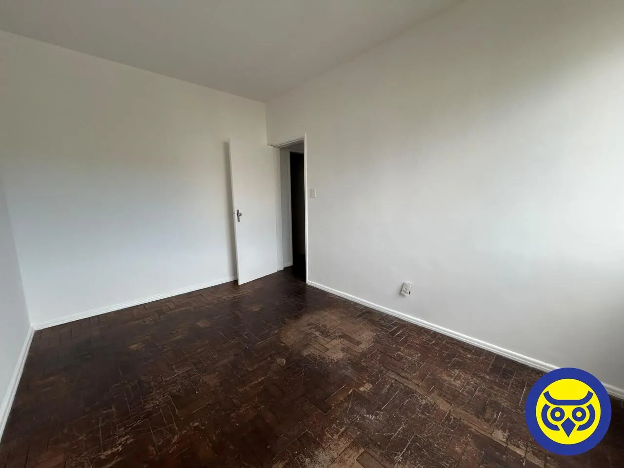 Apartment on the 5th floor with wood or laminate floors — photo 9