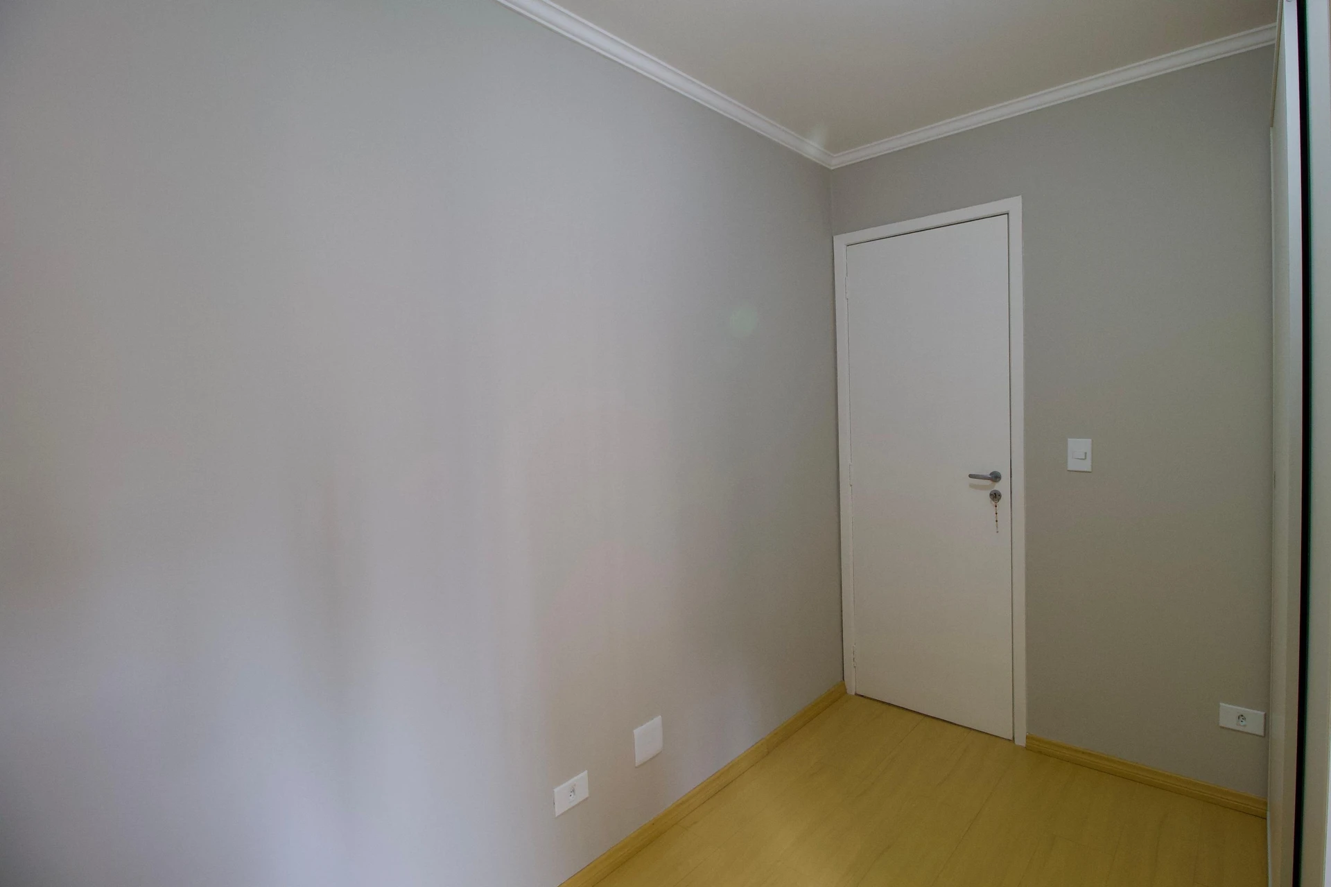 Walk-in closet in a 2-bedroom apartment, 47 m² — photo 19