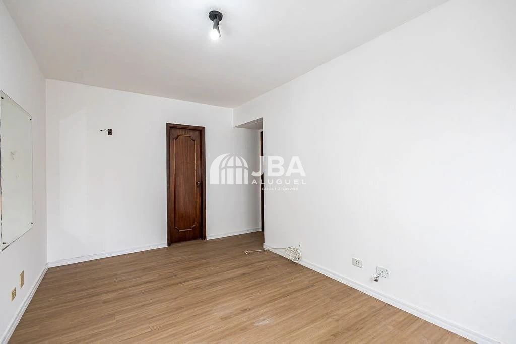 2-bedroom apartment with wood or laminate floors in Curitiba — photo 20