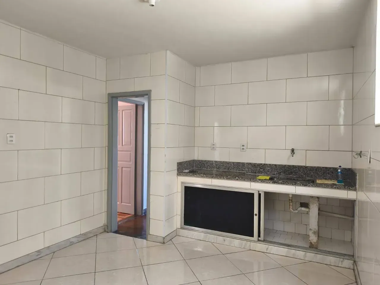 Single-story house for rent with 2 bedrooms and 4 parking spots — photo 5