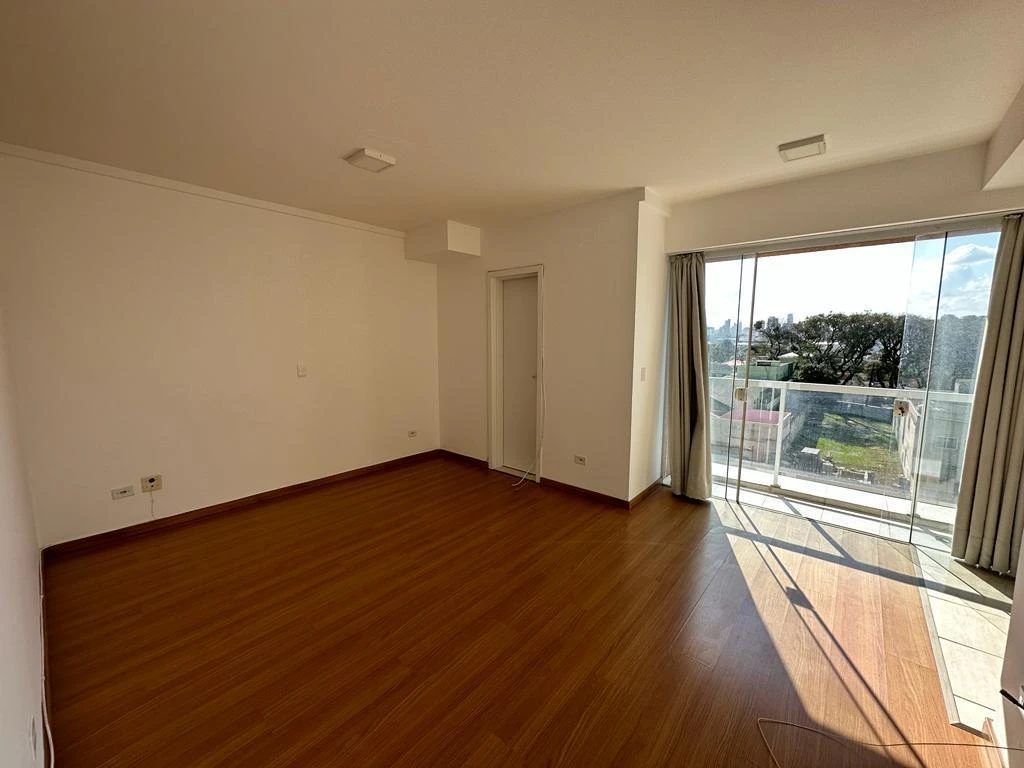 25 m² studio with a washing machine and a home office — photo 3