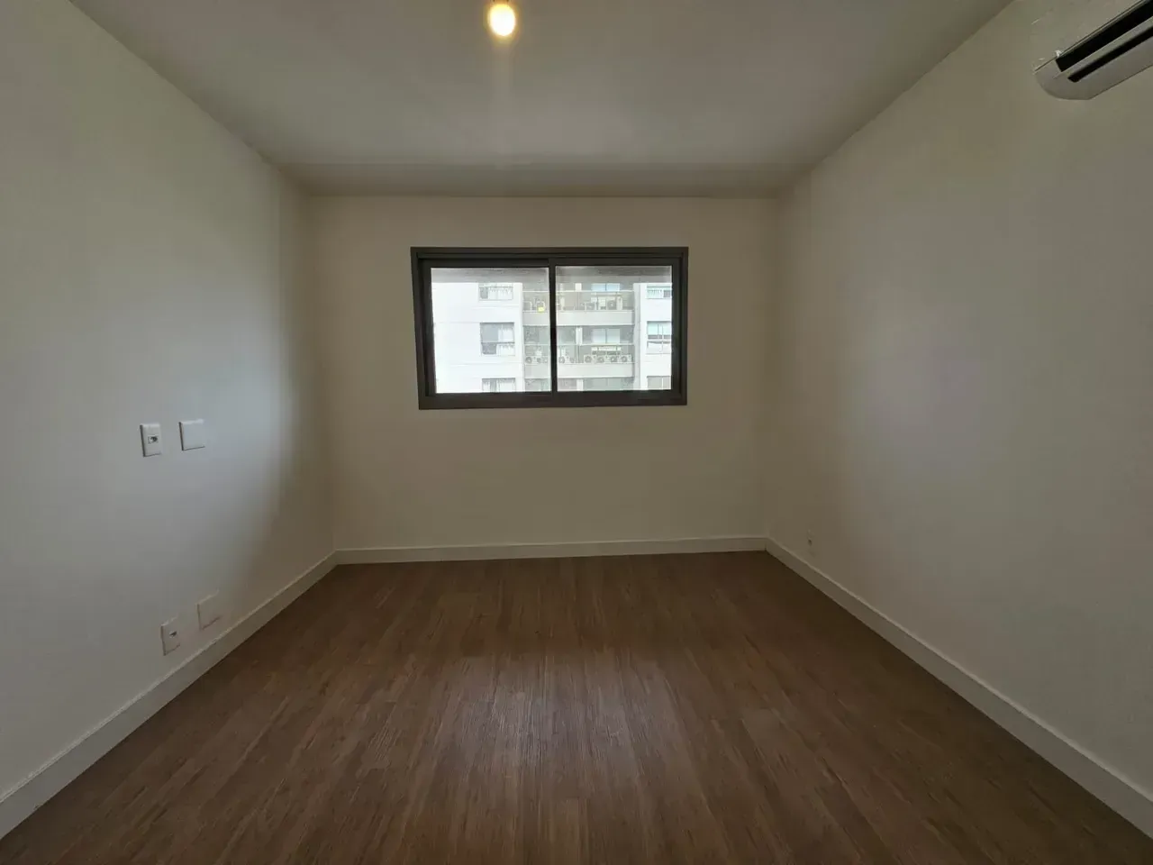 Apartamento de 199 m² com 4 quartos e 5 banheiros — photo 8