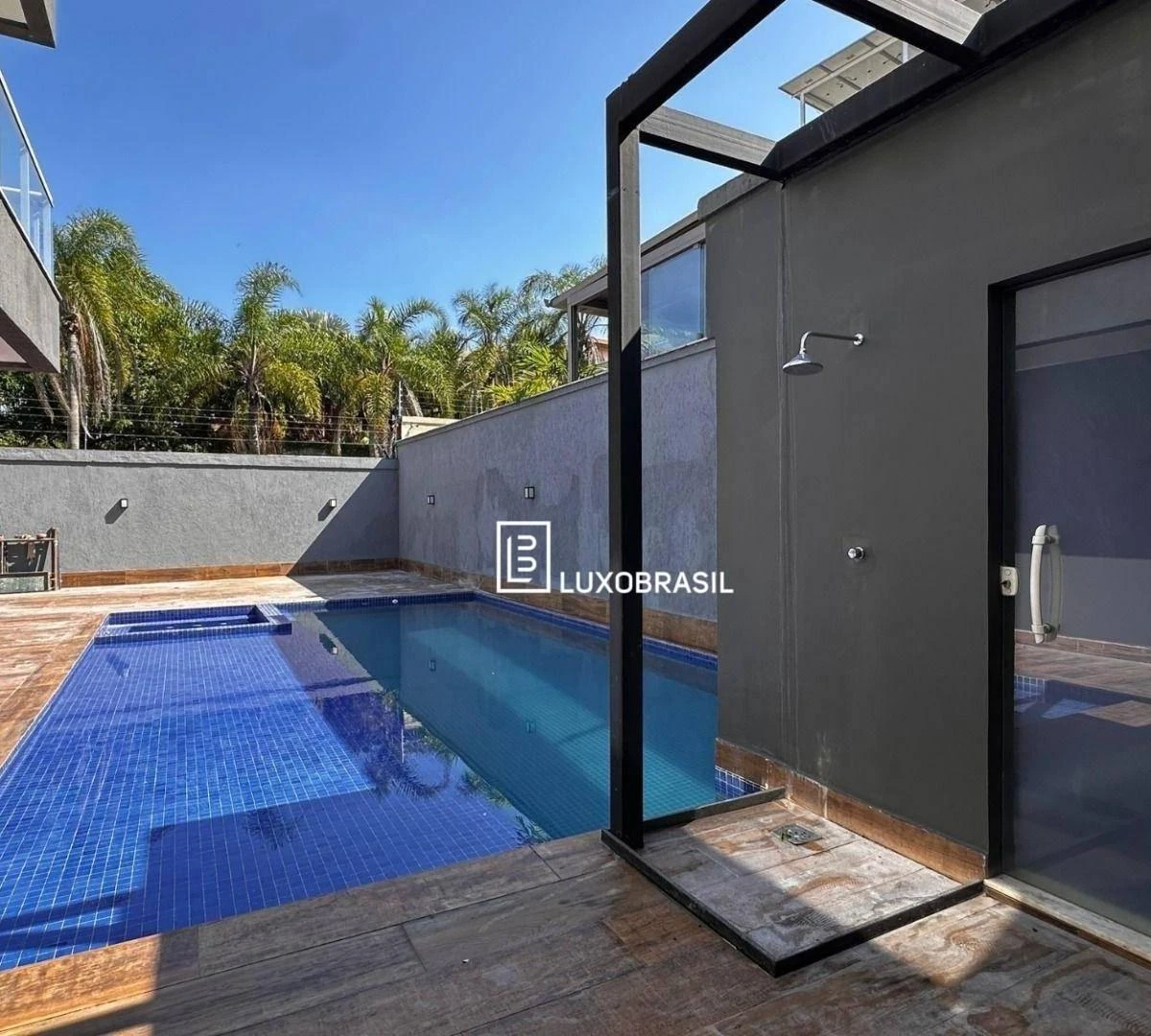 House with 7 bedrooms and 700 m², gas kitchen — photo 24