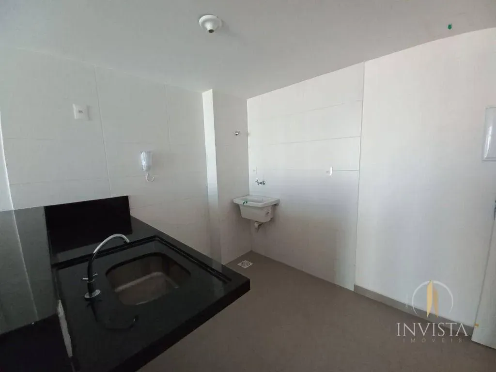 2-bedroom apartment with 1 en-suite bath and private BBQ — photo 9