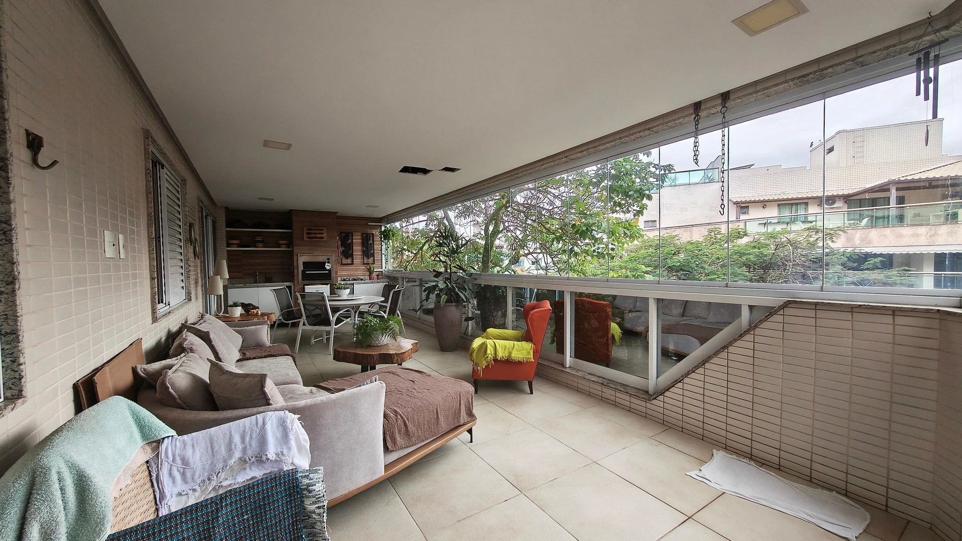 Furnished apartment, 160 m², with a glass-enclosed balcony — photo 30