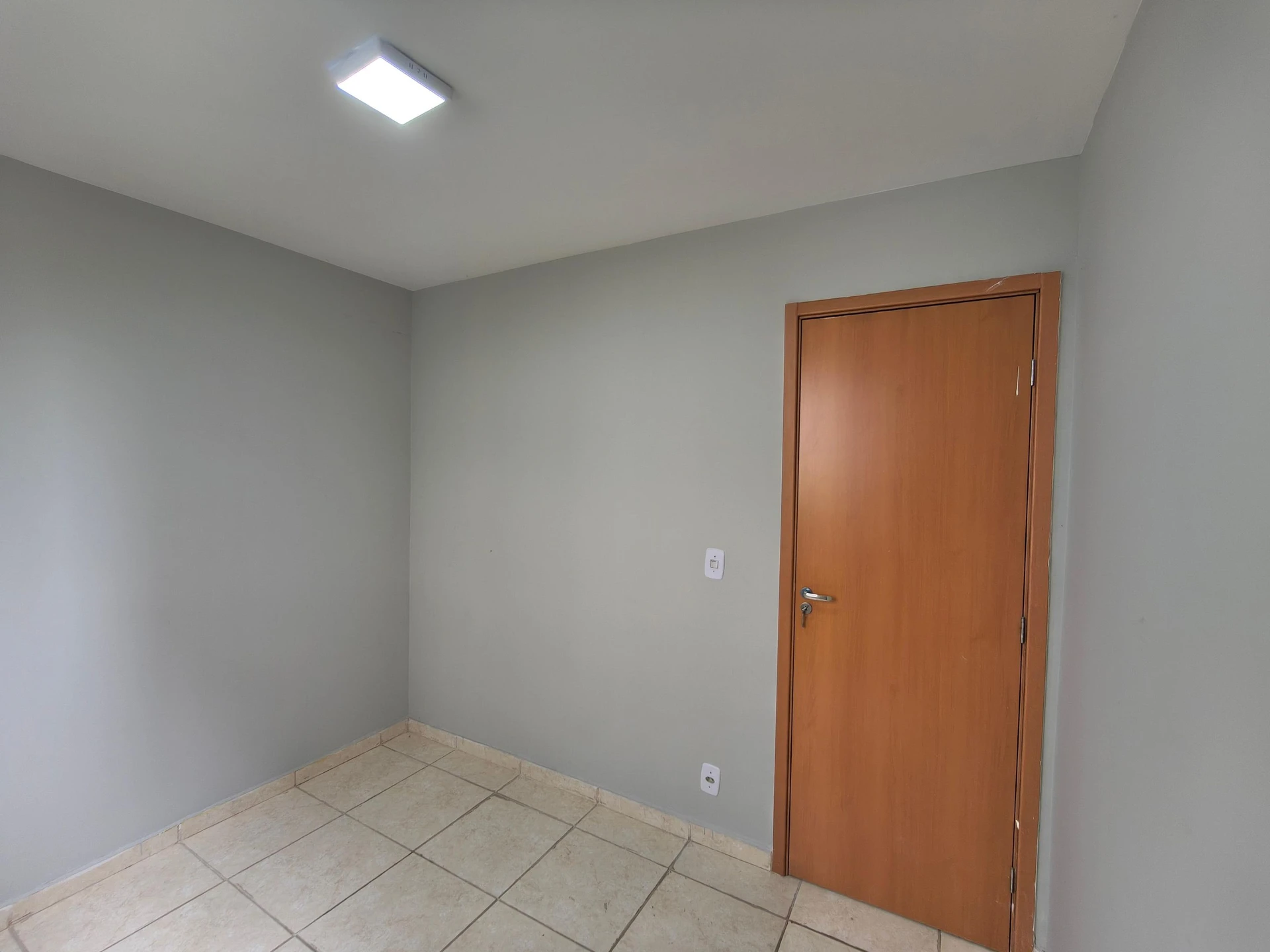 2-bedroom apartment in a building with a pool — photo 30