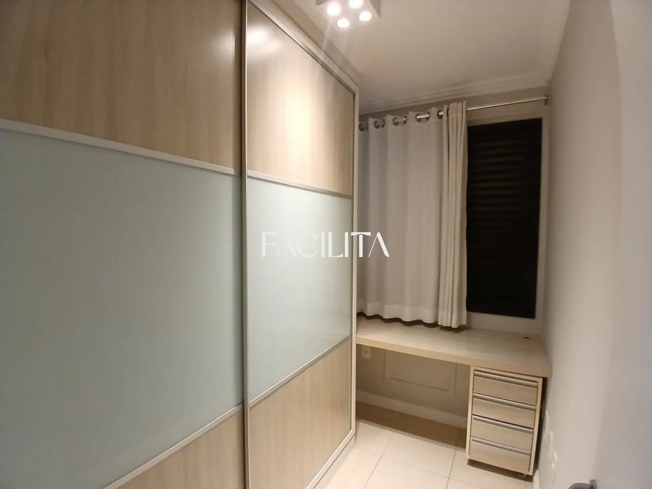 Apartamento de 3 dormitorios con baño en suite y balcón — photo 9