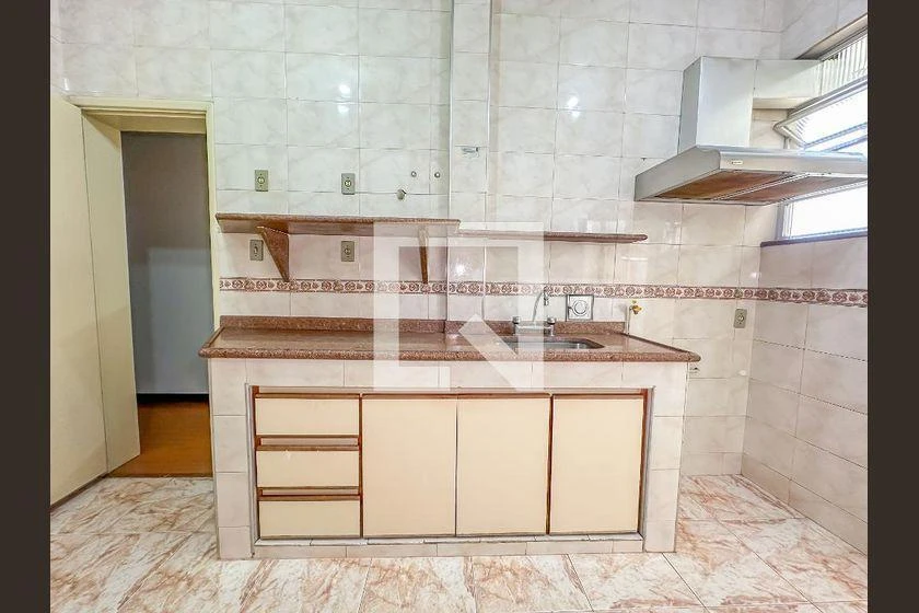 3-bedroom apartment with a bathtub — photo 29
