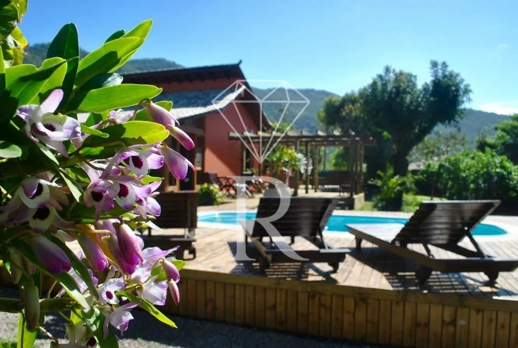 House with 7 en-suite bedrooms and 4 parking spaces — photo 10