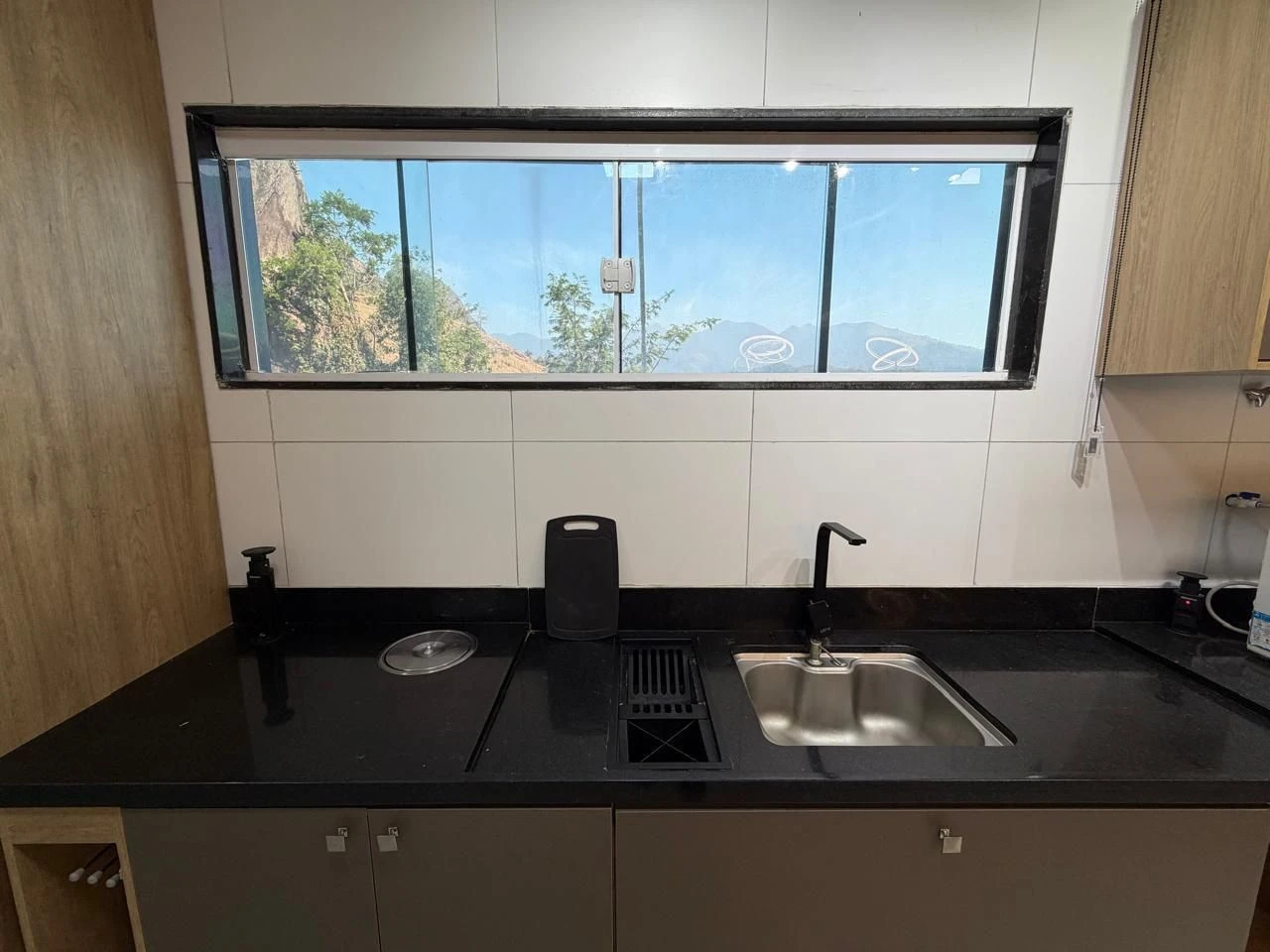 Casa em condomínio com 5 quartos e cozinha integrada — photo 17