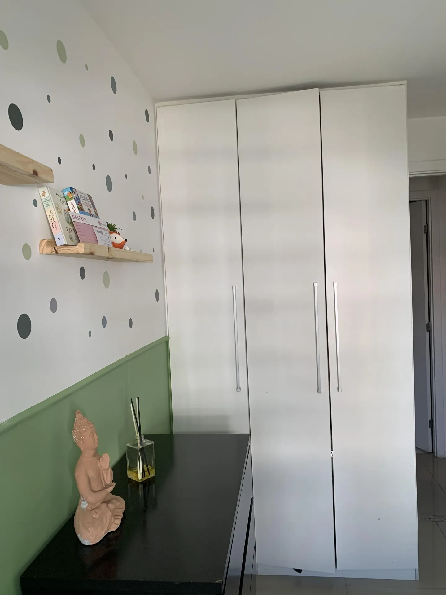 Furnished apartment, 74 m², with a glass-enclosed balcony — photo 51
