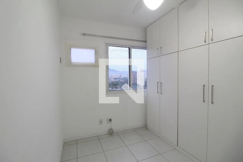 Glass-enclosed balcony in a 2-bedroom apartment, 62 m² — photo 15