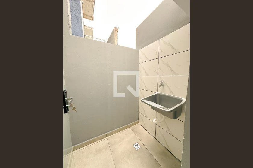 Furnished one-bedroom, 32 m² house in Florianópolis — photo 12