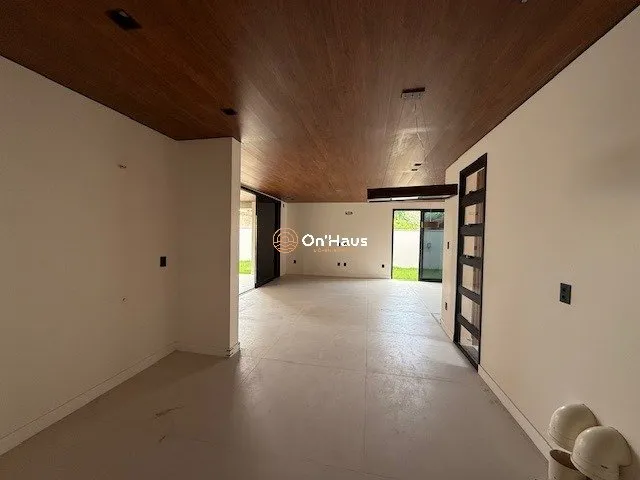Будинок на 3 кімнати, 220 м², зі спальнею та ванною — photo 11
