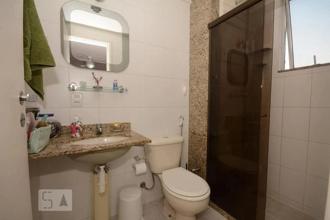 104 m² apartment with 3 bedrooms and a glass shower — photo 4