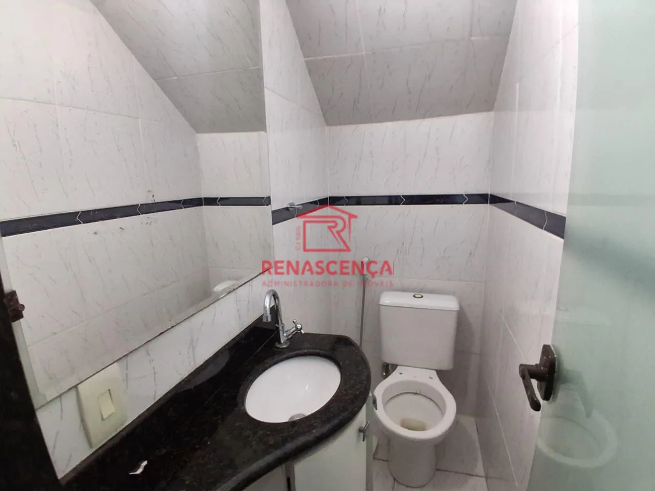 Гардеробная и 4 спальни: дом 323 м² — photo 2