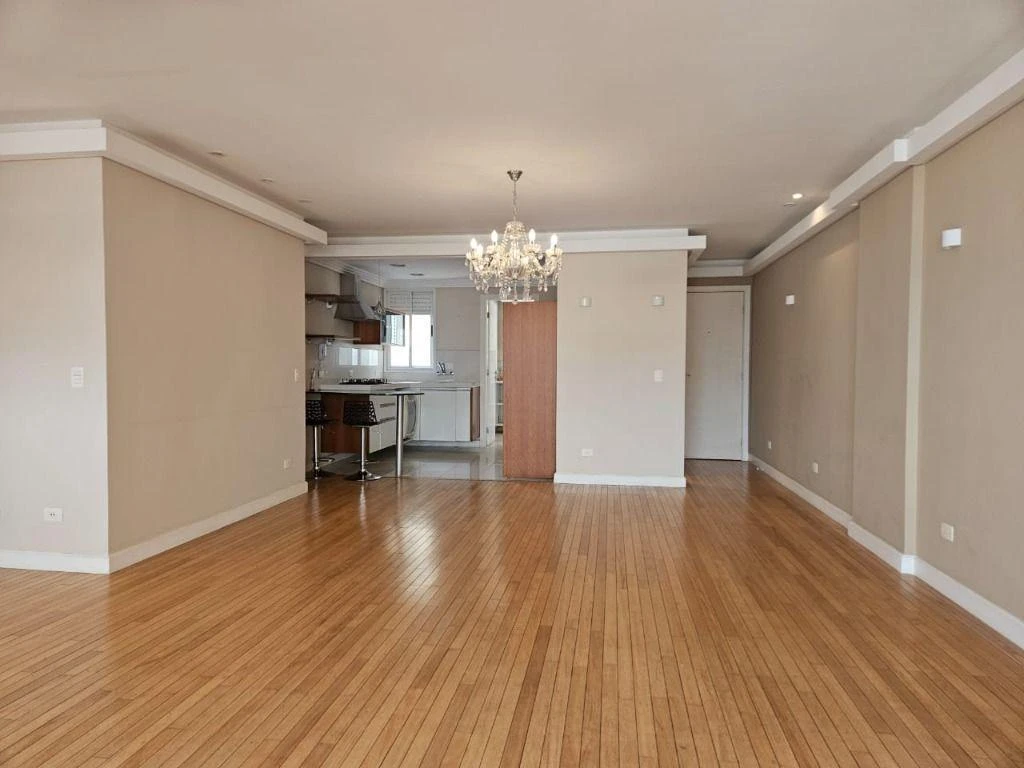 Unfurnished 2-suite apartment with 180 m² and 2 parking