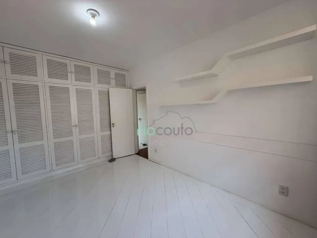 Casa com 5 quartos, 990 m² e 2 vagas, perto das janelas — photo 95