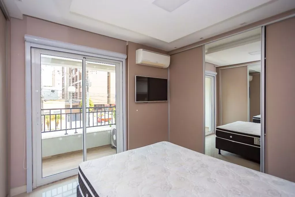Furnished 1-bedroom apartment with an open kitchen — photo 12