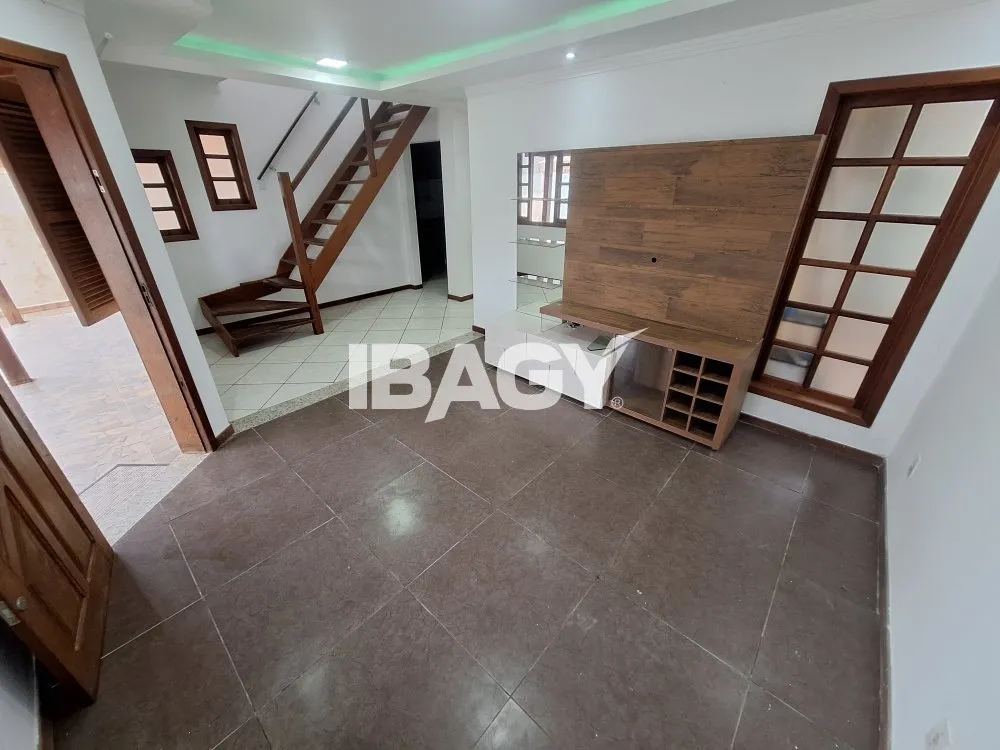 Casa de 3 dormitorios con parrilla de balcón — photo 5