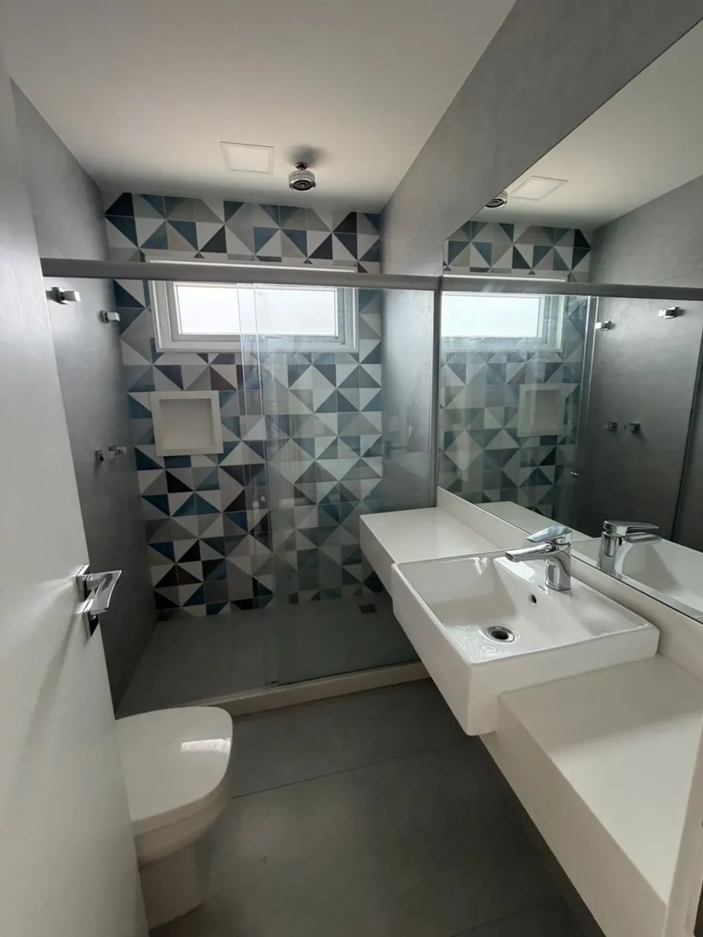 Rental house with 4 bedrooms, 5 baths and 360 m² — photo 32