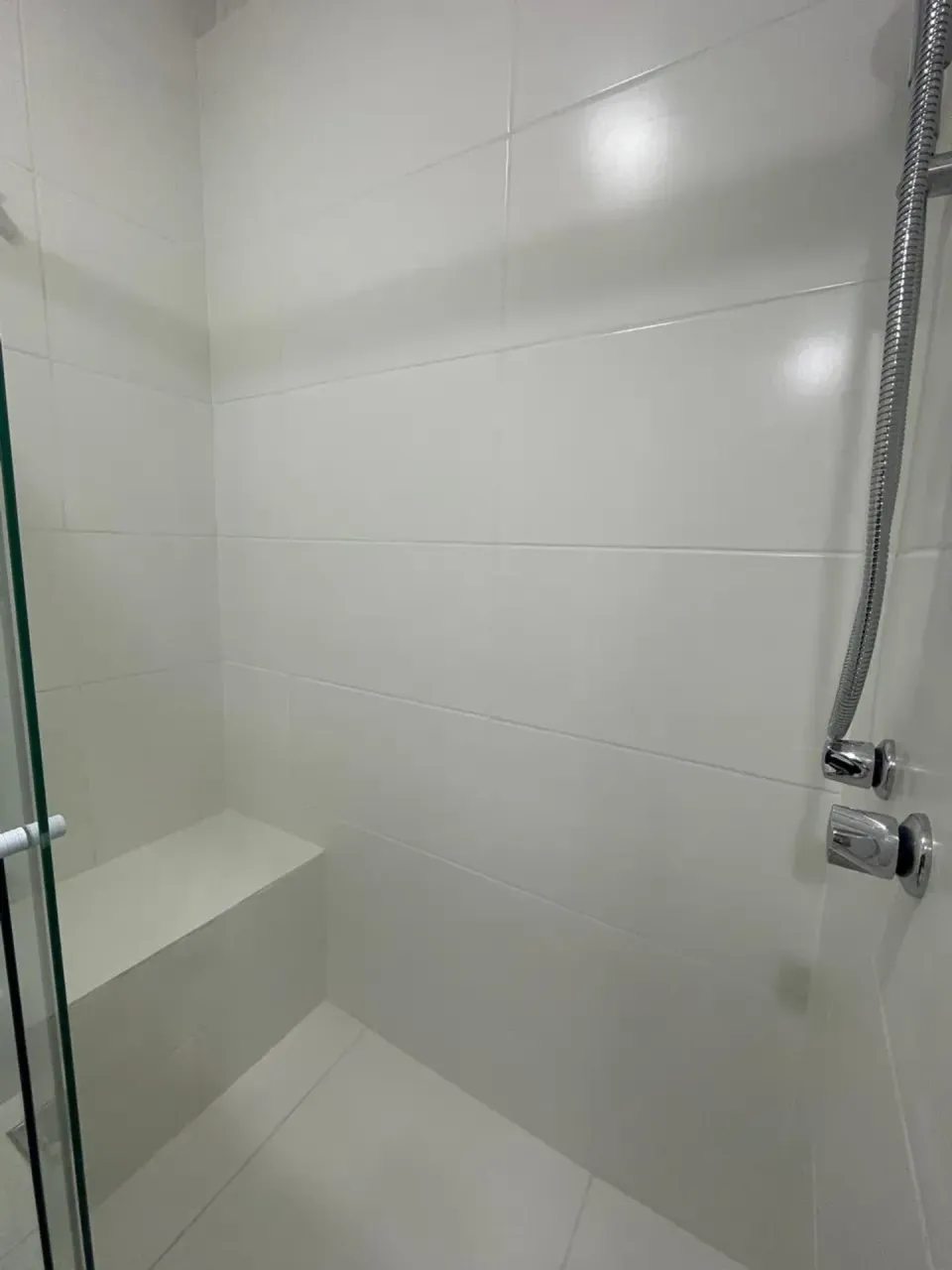 Unfurnished apartment with 2 bedrooms and 2 bathrooms — photo 17