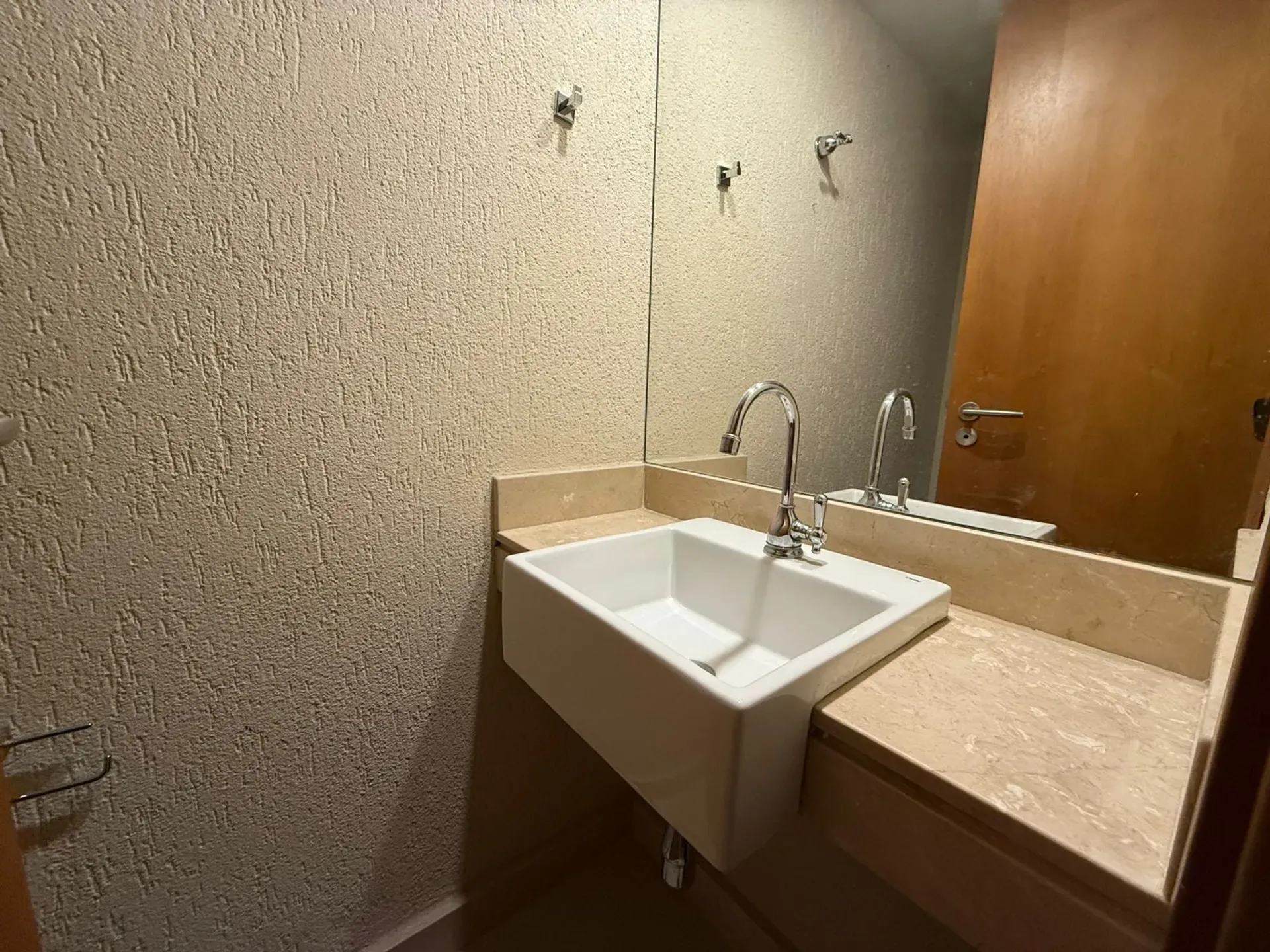 Apartamento com 4 quartos e 5 banheiros, 193 m² — photo 21