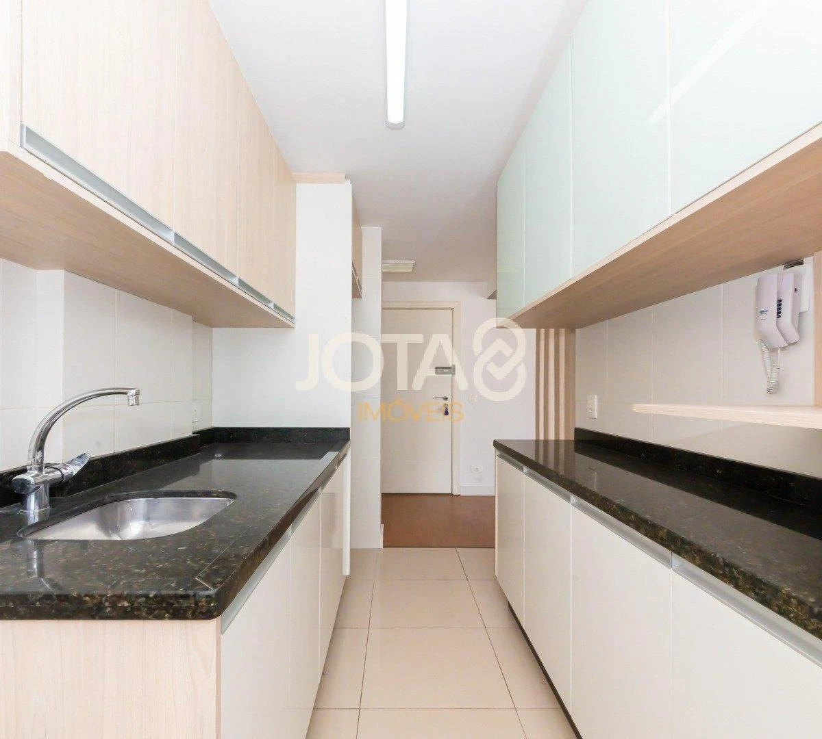 2-bedroom apartment in a building with a gym — photo 24
