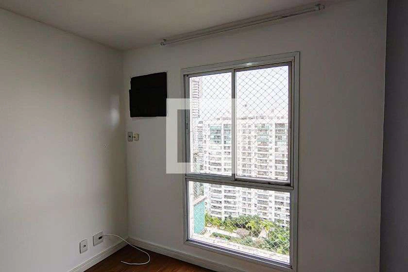 Apartamento vazio de 3 quartos com varanda e 185 m² — photo 20