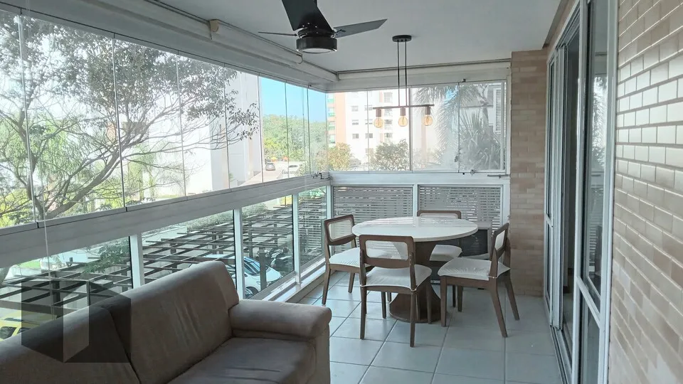 Apartamento com 3 dormitórios e varanda envidraçada — photo 5
