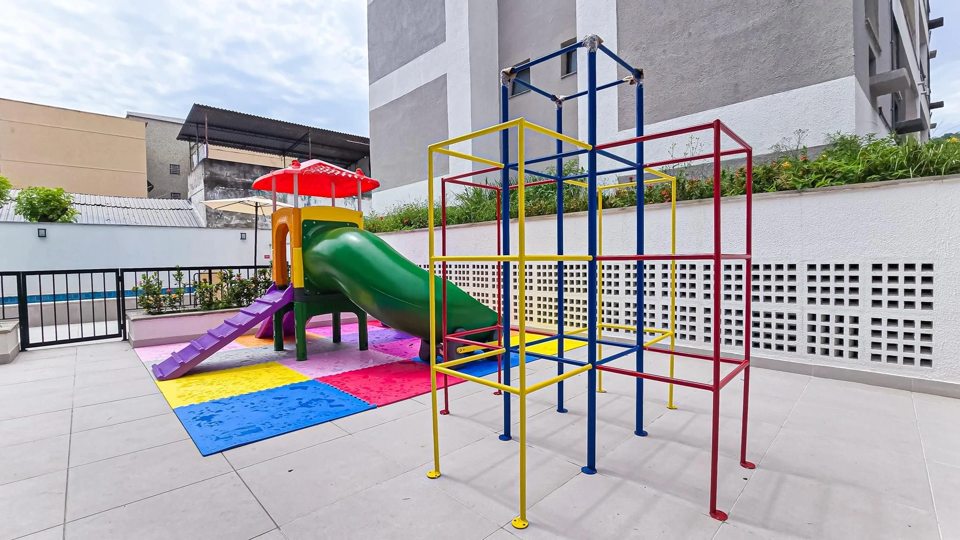 Apartamento de 2 quartos em condomínio com piscina — photo 35