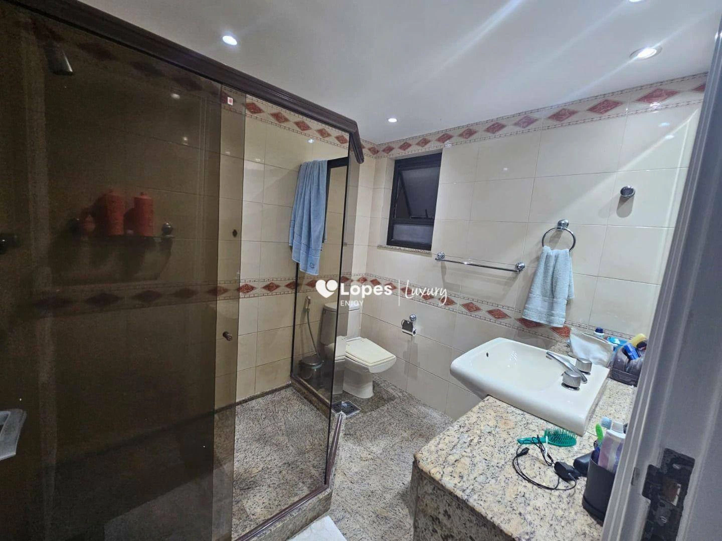 Furnished 3-bedroom apartment with 134 m² — photo 20