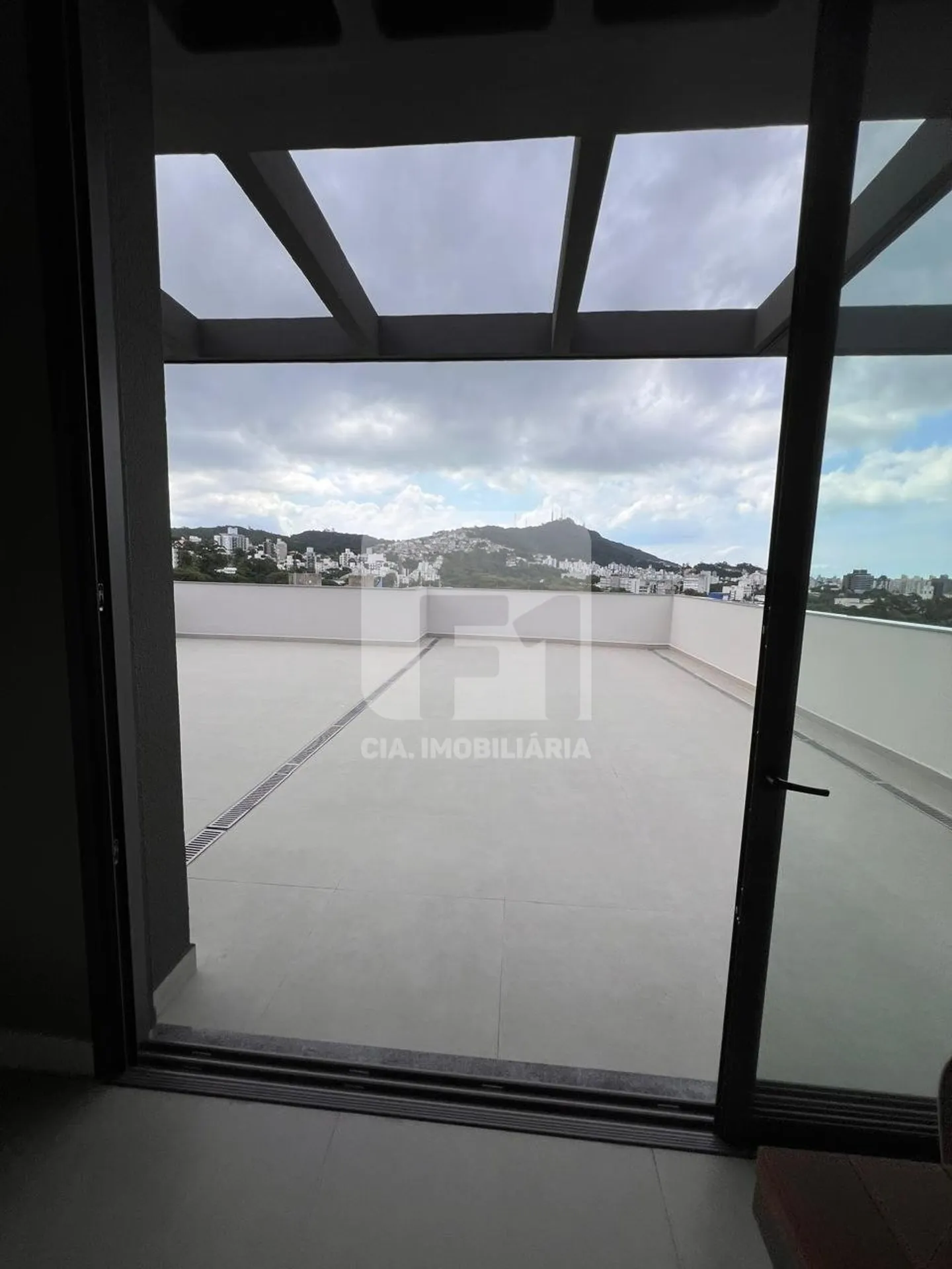 Furnished 46 m² studio with 1 parking space — photo 8