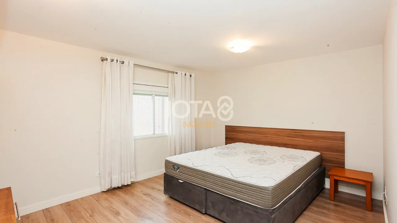 Furnished apartment with 131 m², 2 bedrooms and 3 baths — photo 14