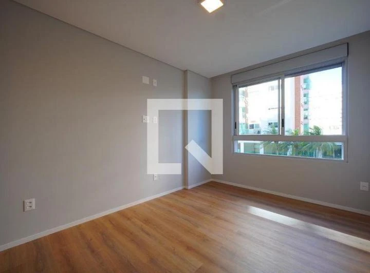 3-suite apartment with an integrated kitchen — photo 4