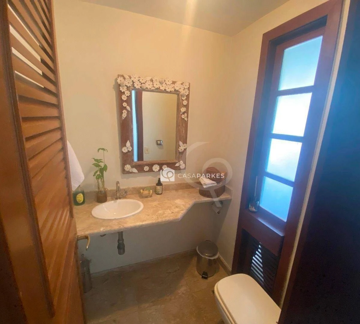 Casa com 5 quartos e 5 banheiros, 570 m², cozinha a gás — photo 9