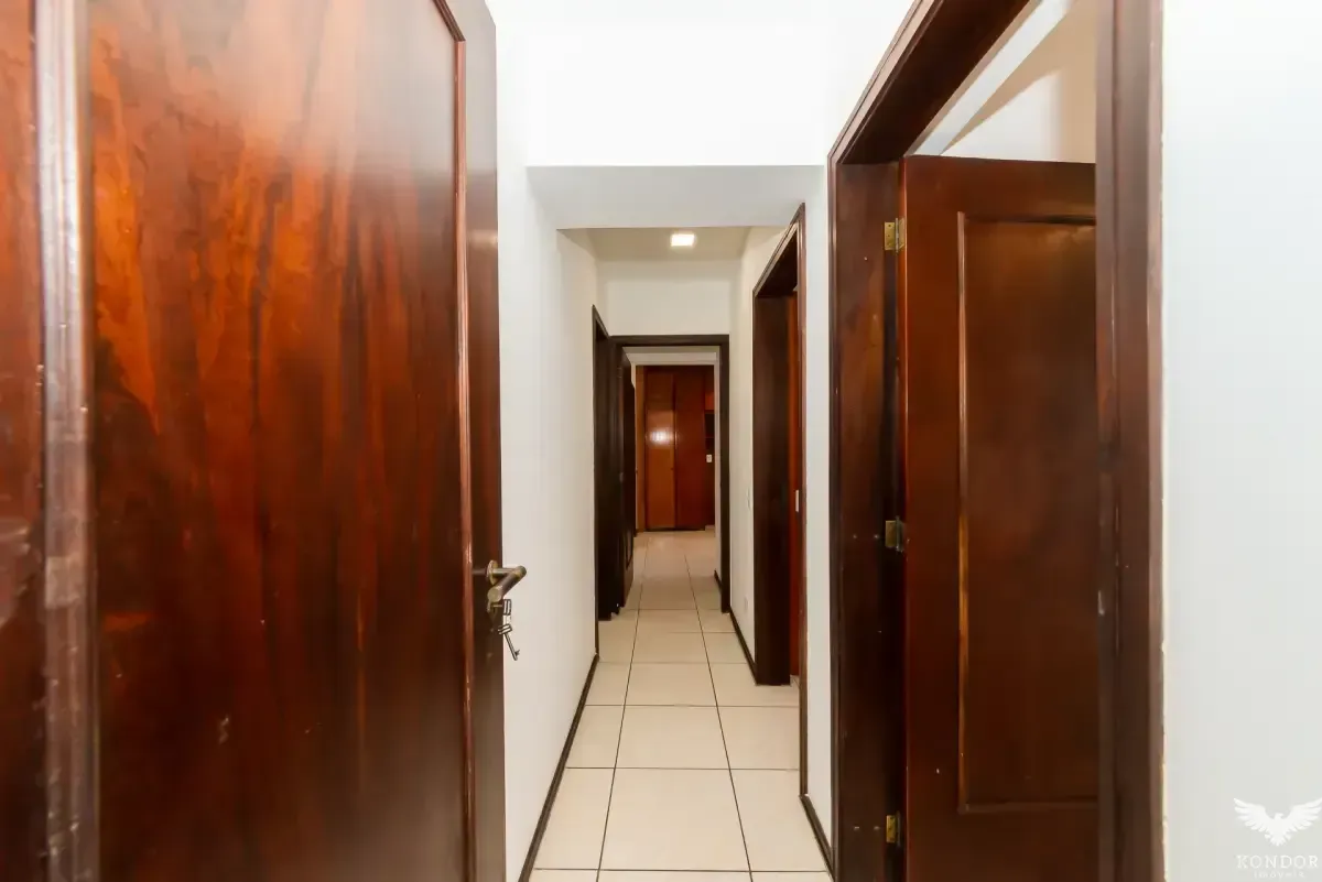 160 m² apartment with 3 bedrooms and 1 en-suite — photo 19