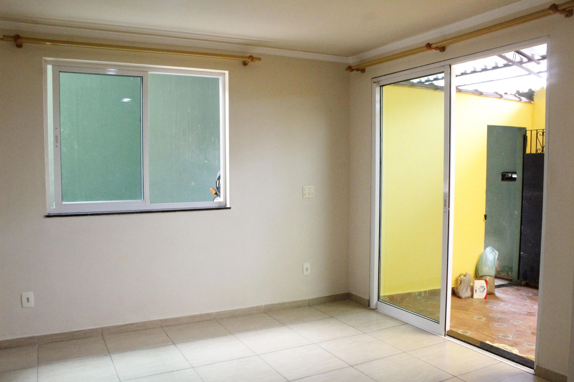 Casa sem mobília com 1 quarto e 2 banheiros e garagem — photo 3