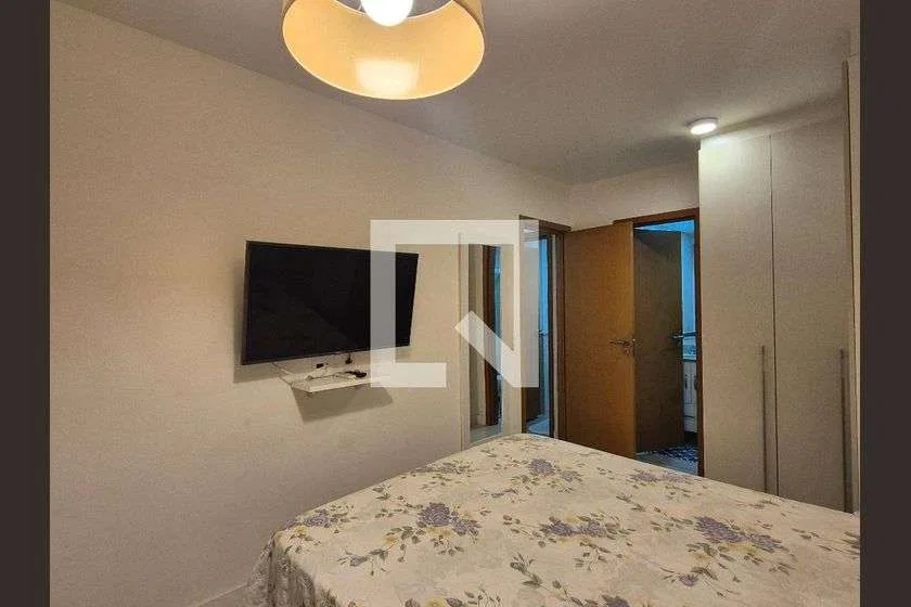 80 m² apartment with a pool in the building — photo 5