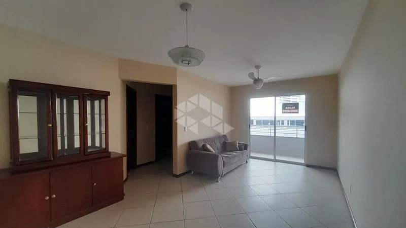 90 m² apartment with 2 bedrooms, 1 suite and parking