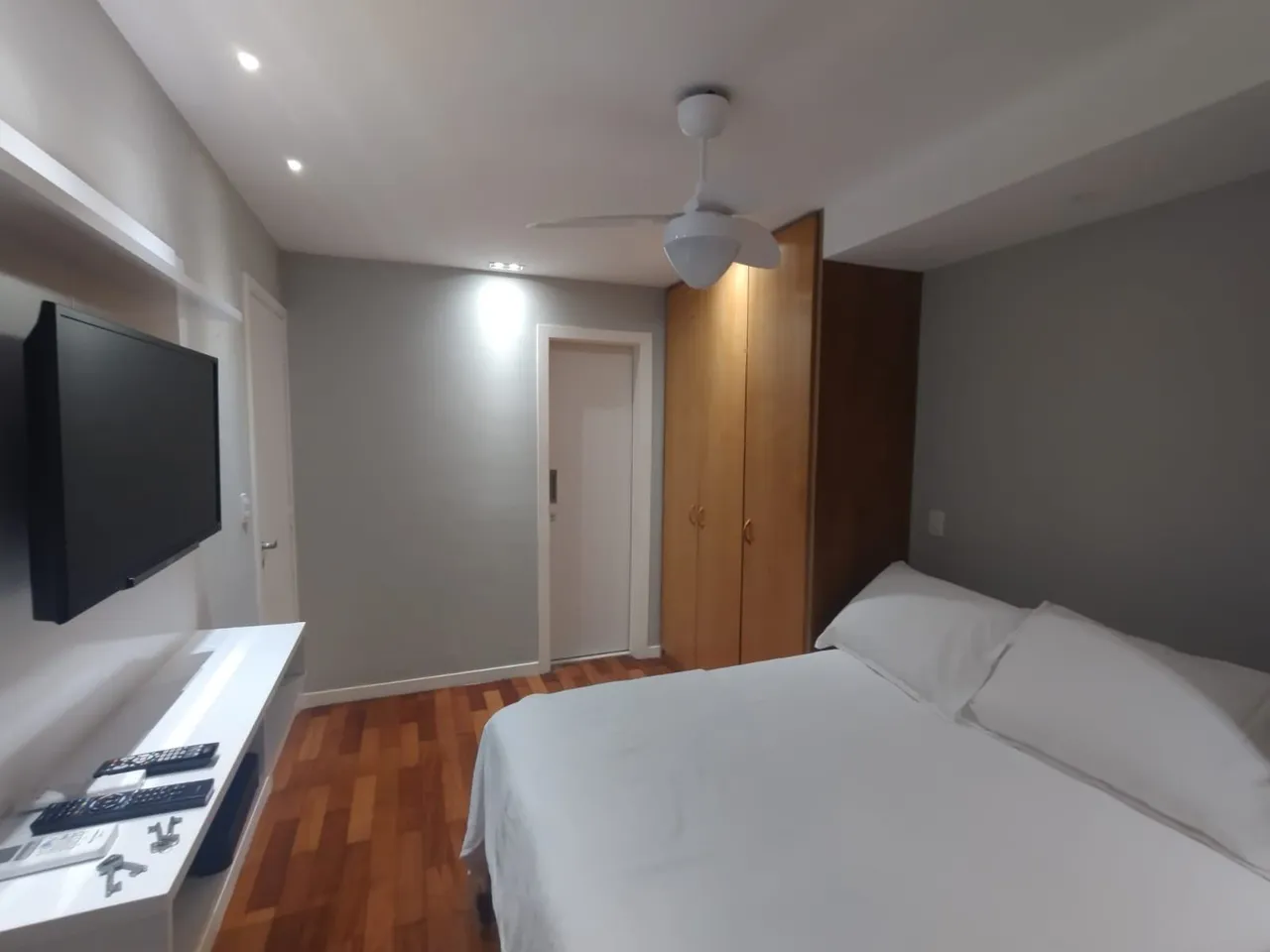 Furnished 2-bedroom apartment with a balcony — photo 14