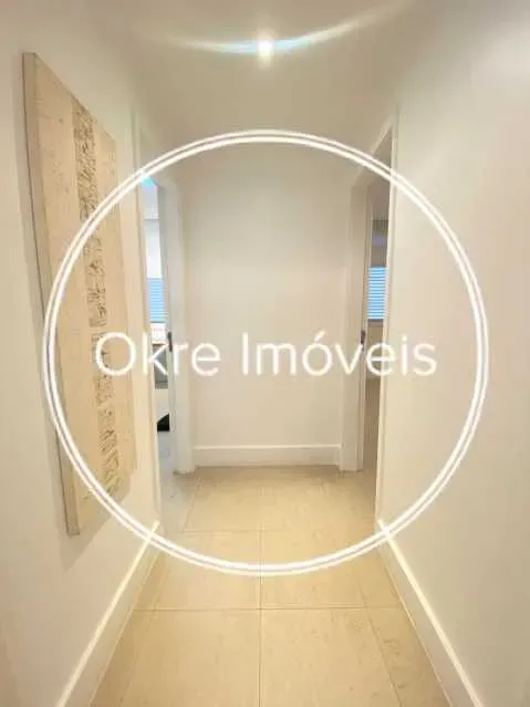 Apartment with 3 bedrooms and built-in wardrobes — photo 19