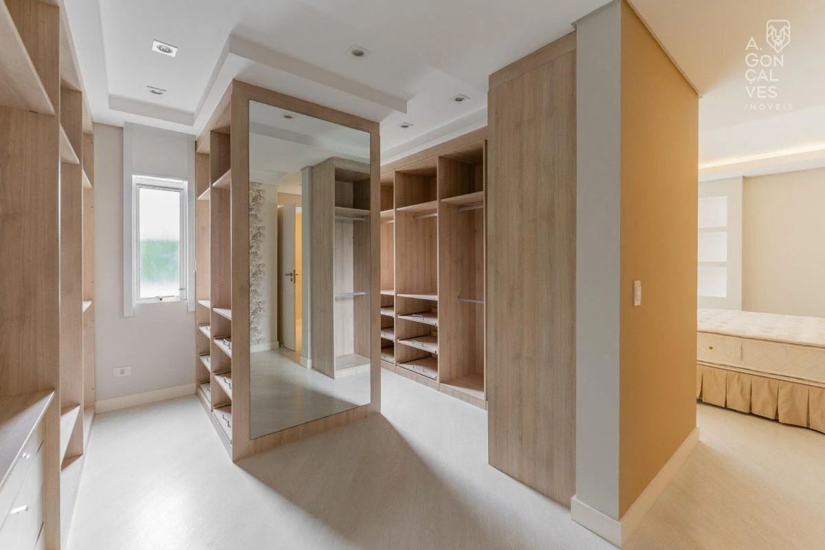4-bedroom house with floor-to-ceiling windows in Curitiba — photo 50