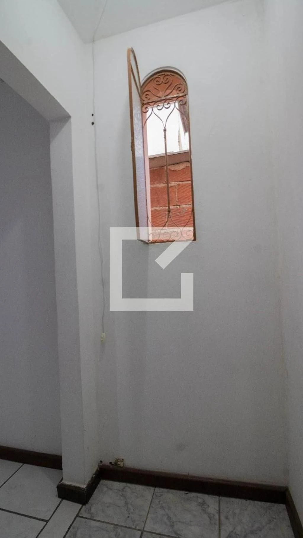Unfurnished studio with 1 bedroom and 1 bathroom — photo 19